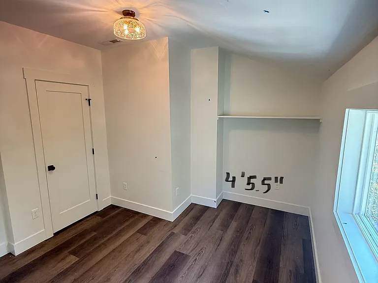 1539 Villard St — Photo 5