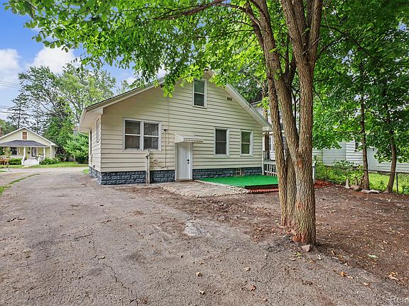 5th image of 2102 Forest Ave