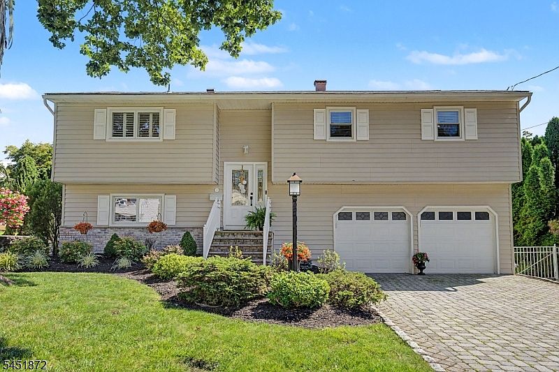 1st image of 3 Rose Ct