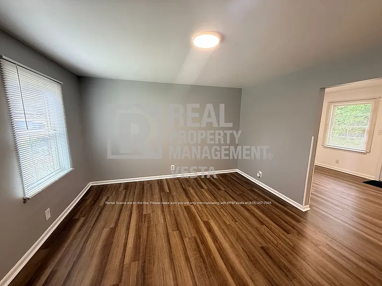 4253 Hillary Pl — Photo 2