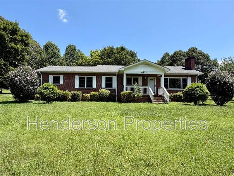 1st image of 6432 Woodland Cres