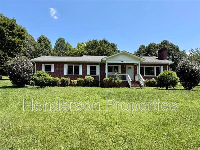 6432 Woodland Cres