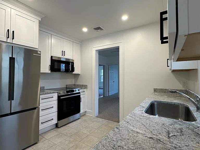 37 Church St #2 — Photo 4