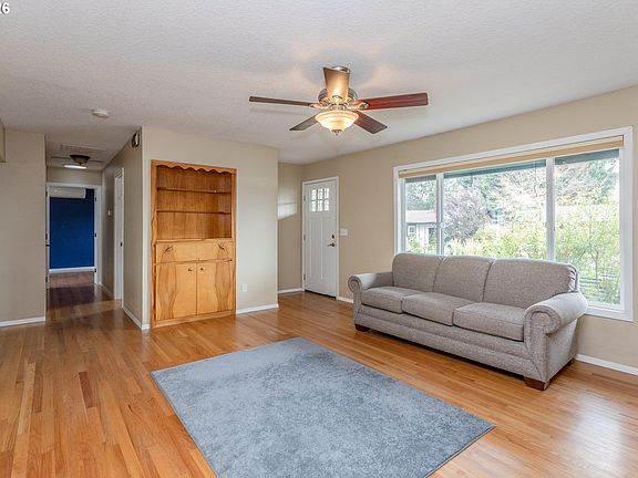 4th image of 142 Belle Ct