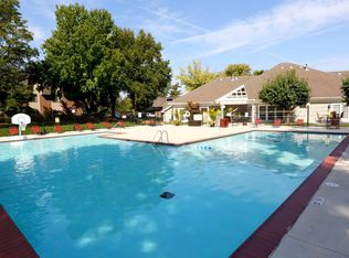 534 Seawind Dr APT B, Ballwin, MO 63021
