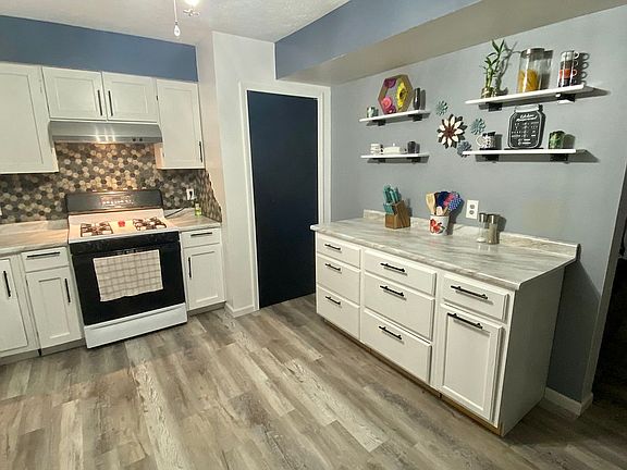 5th image of 1585 Park Ave