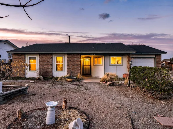 860 Amethyst Dr NE, Rio Rancho, NM 87124