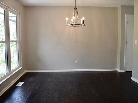 3rd image of 8924 W 101st Ter