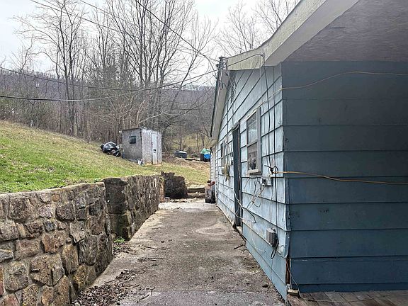 5th image of 263 Hopkins Rd