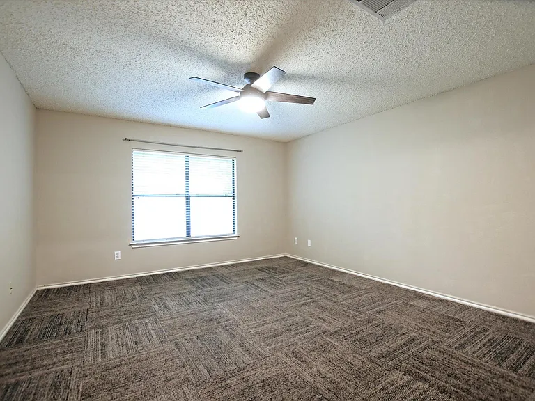 1353 Lakeside Loop — Photo 11