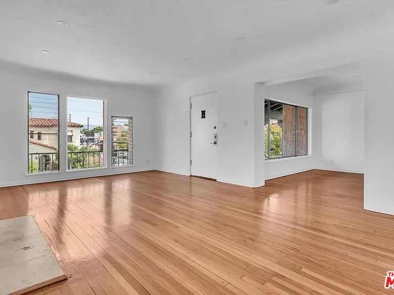 8300 Blackburn Ave — Photo 3
