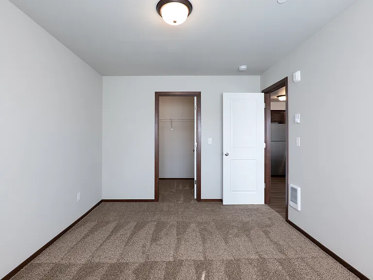 Remington Place Apartments — Photo 25