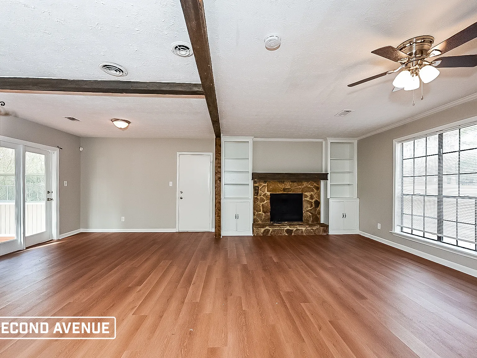 3 bed, 2.0 bath, 1380 sqft, $1,695 — Photo 2
