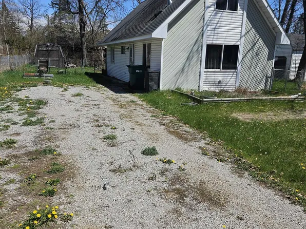 4144 Oak Flats Rd, Harrison, MI 48625