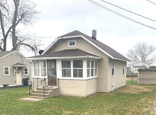 1022 Sill Ave, Aurora, IL 60506