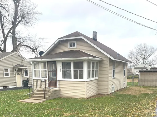 1022 Sill Ave, Aurora, IL 60506