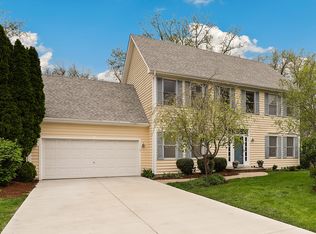 26W180 Arrow Glen Ct, Wheaton, IL 60189