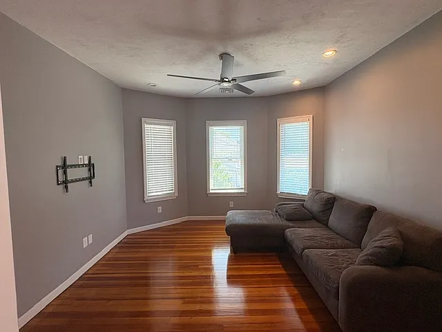 Lawrence St, Malden — Photo 4