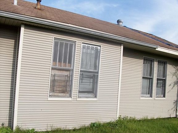 4th image of 1211 Dequeen Blvd