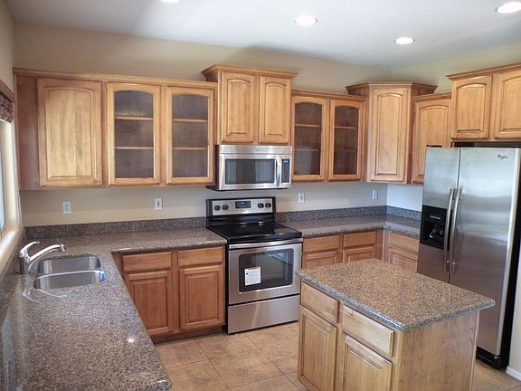 2nd image of 627 E Payton Cir