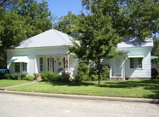 408 E Schubert St, Fredericksburg, TX 78624