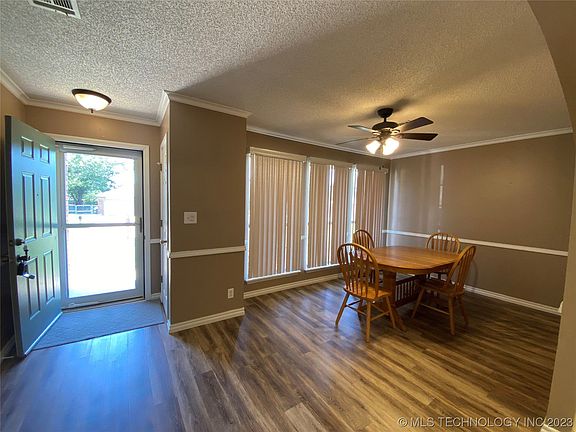 3rd image of 1105 S 32nd St