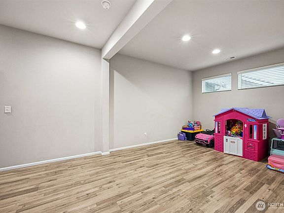 5th image of 18818 106th Avenue Ct E