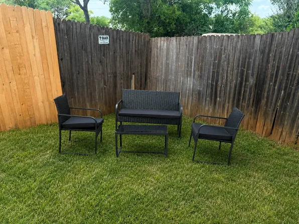 3825 Oak St, Euless, TX