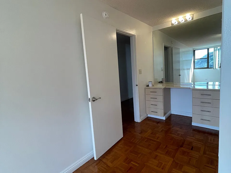 6710 Hawaii Kai Dr