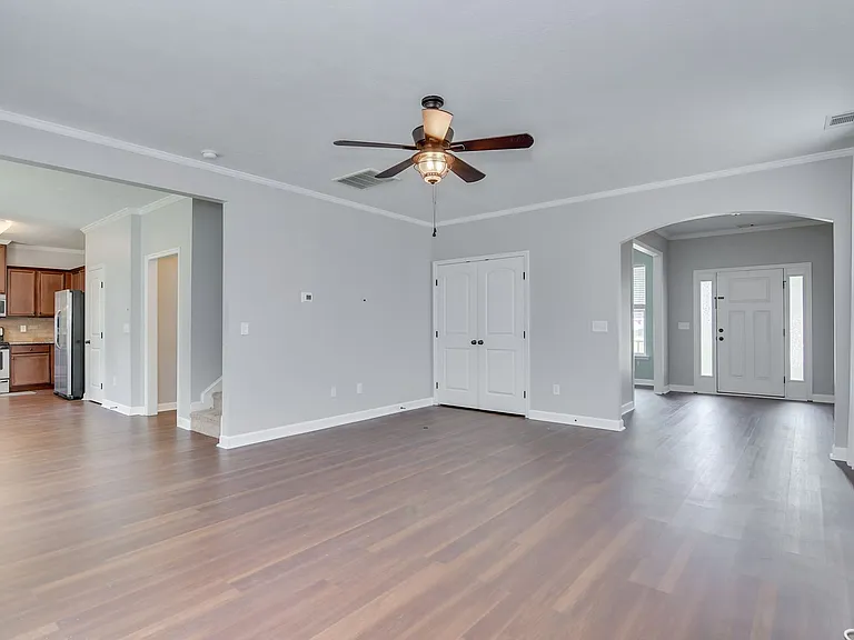 511 Sebastian Dr — Photo 16