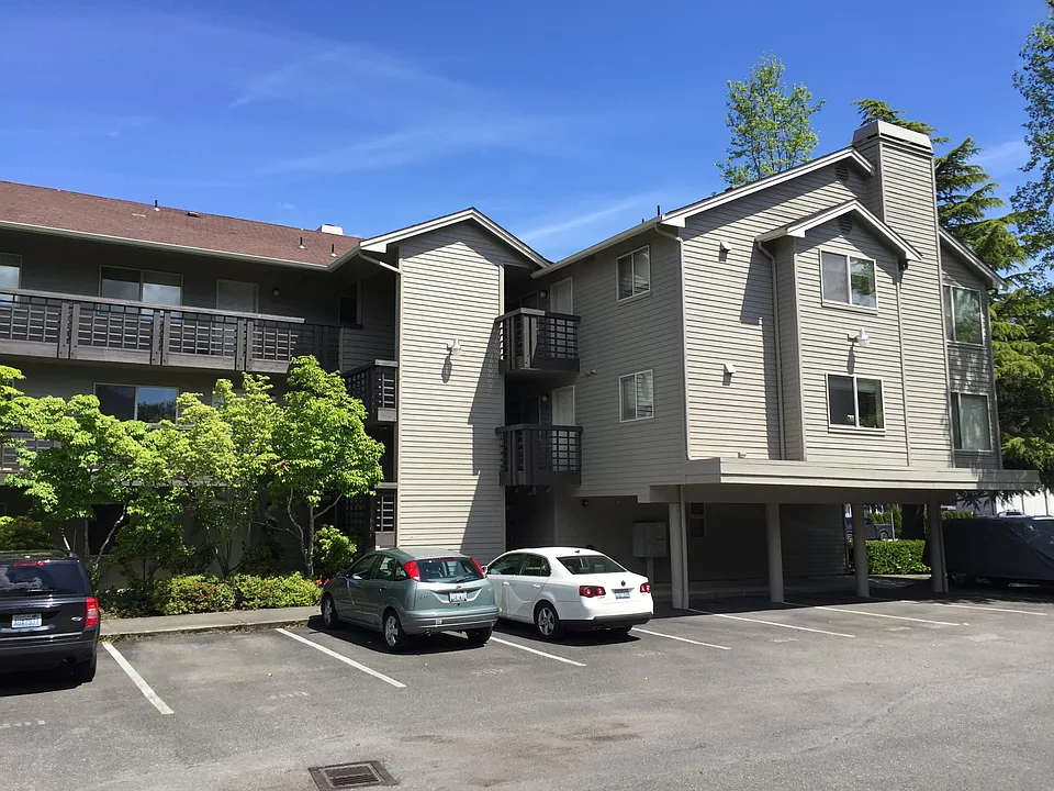95 1st Ave NW #304