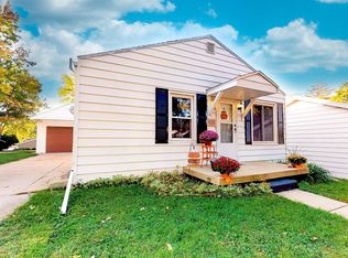 703 E Wood St, Bloomington, IL