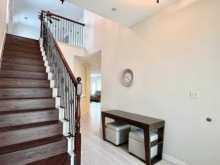 2204 Paige Ct — Photo 3