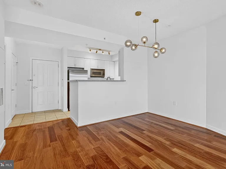 555 Massachusetts Ave NW #1019 — Photo 10