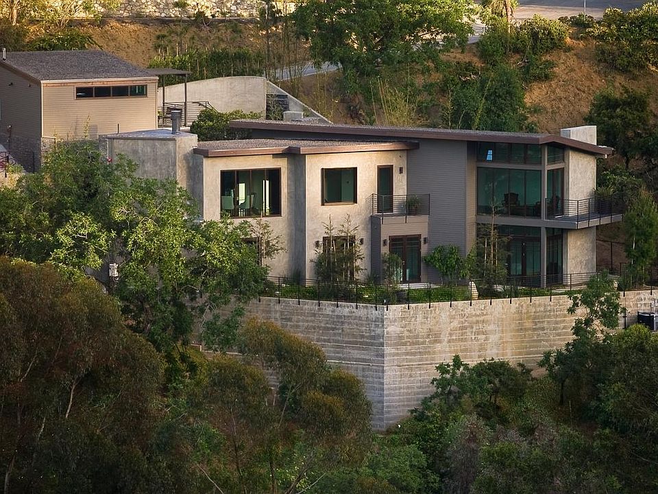 1st image of 2045 Davies Way