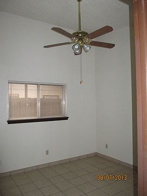5th image of 2913 Los Amigos Ct APT B