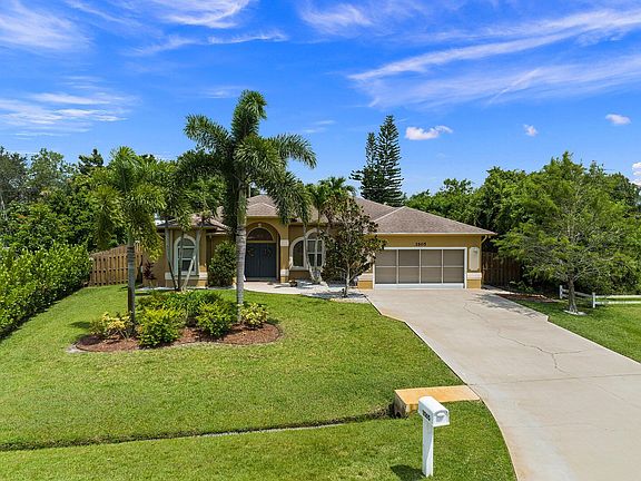 2nd image of 3505 SE Hyde Circle