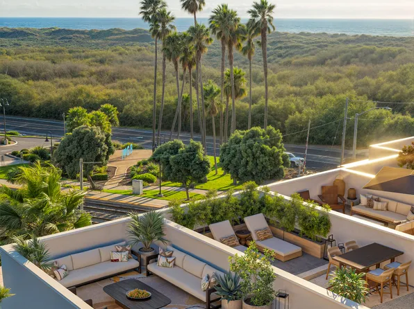 Condominium: Residence 20 Plan, Trinity