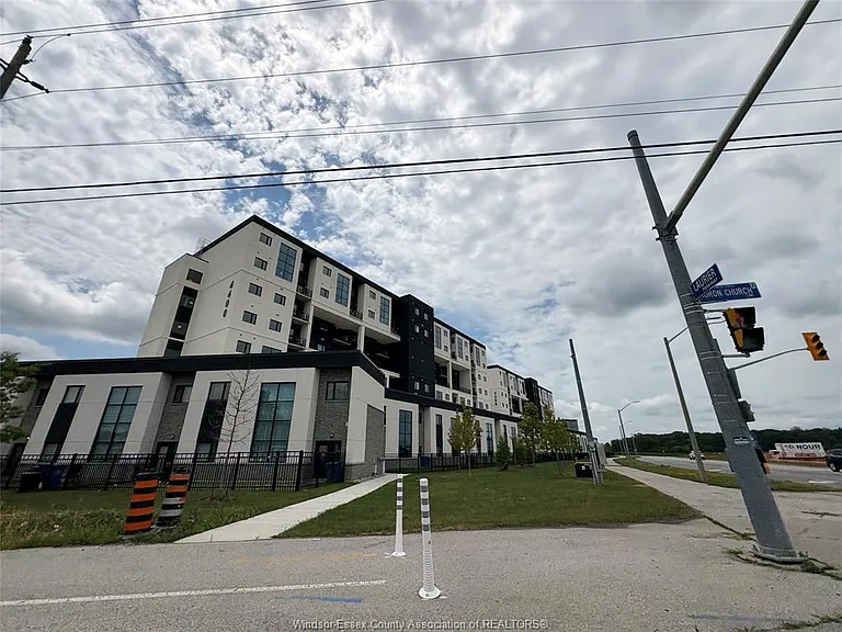4300 Laurier Pkwy #288 — Photo 2