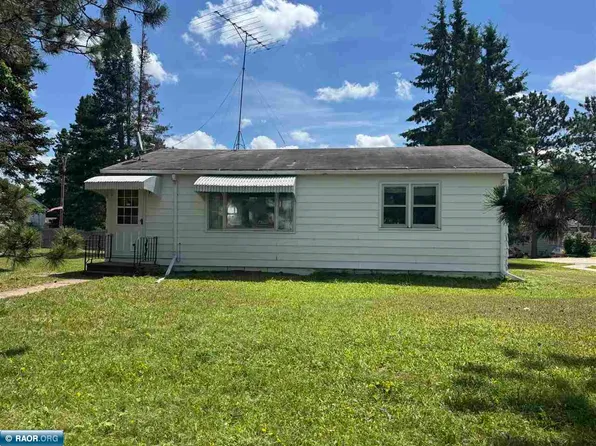 512 Memorial Dr, Buhl, MN 55713