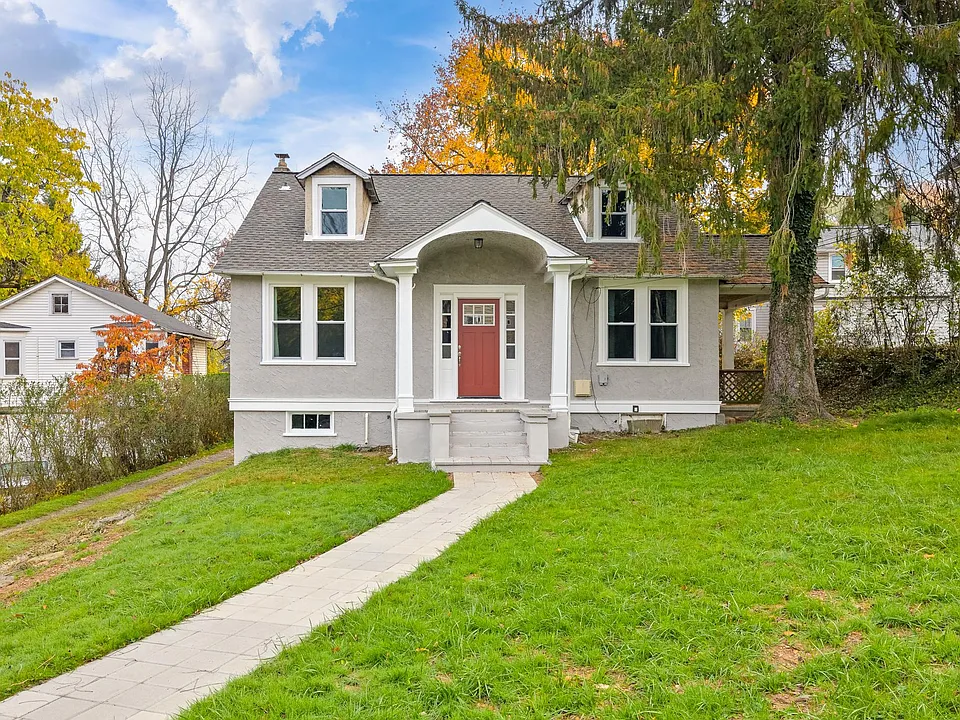 929 Fairview Ave