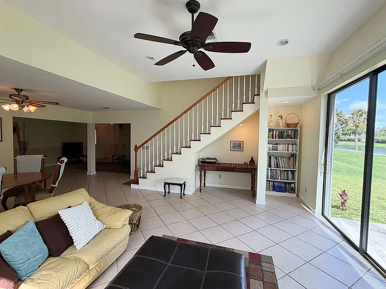 2570 Shadybranch Dr — Photo 5