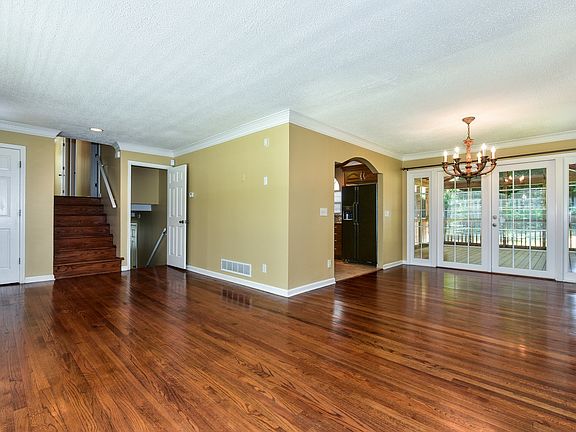 5th image of 266 Normandy Dr