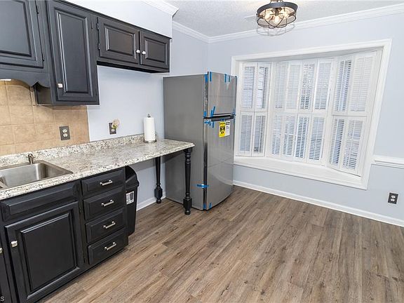 5th image of 2856 Park Pl