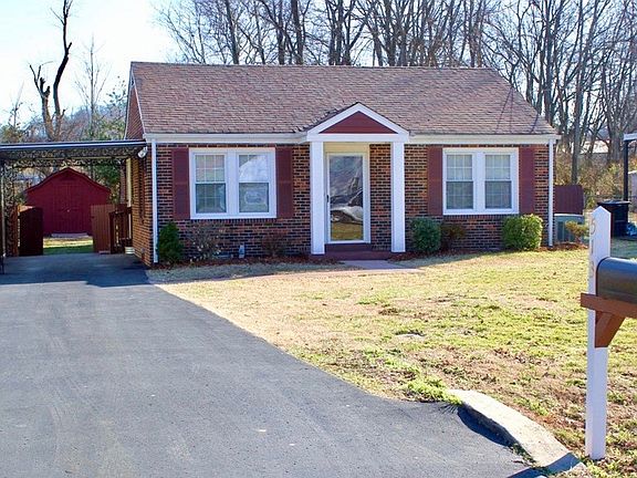 3rd image of 513 Eastview Dr