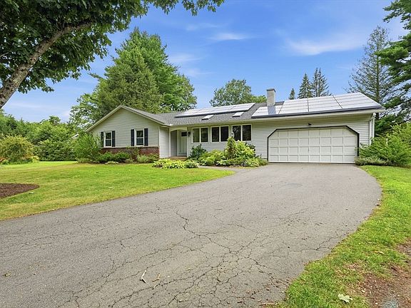 3rd image of 31 Colonial Ct