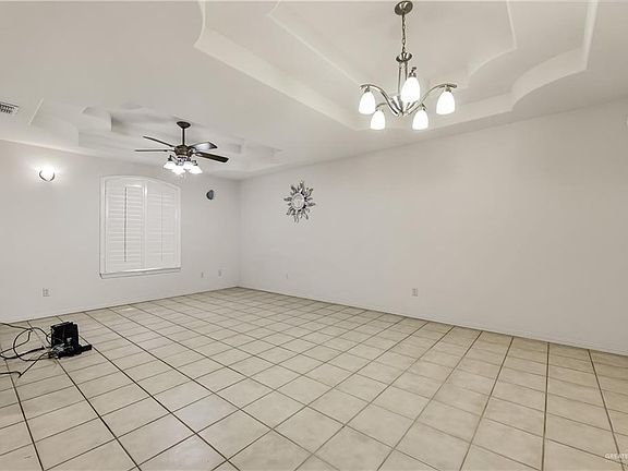 5th image of 404 Quamasia Ave