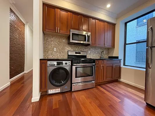 3rd image of 3800 Broadway #51