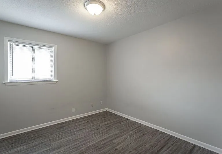 2414 Lyndon Ave — Photo 18