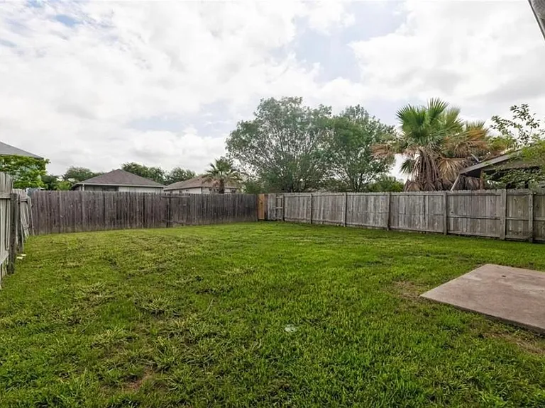 16712 Hamilton Point Cir — Photo 38